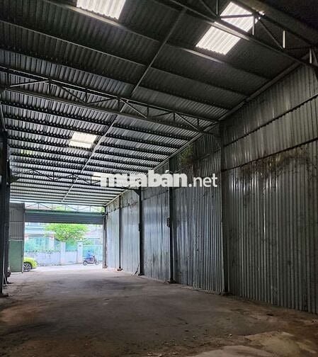 Cho thuê kho Quốc lộ 1A 
DT: 230M 
giá : 18 tr