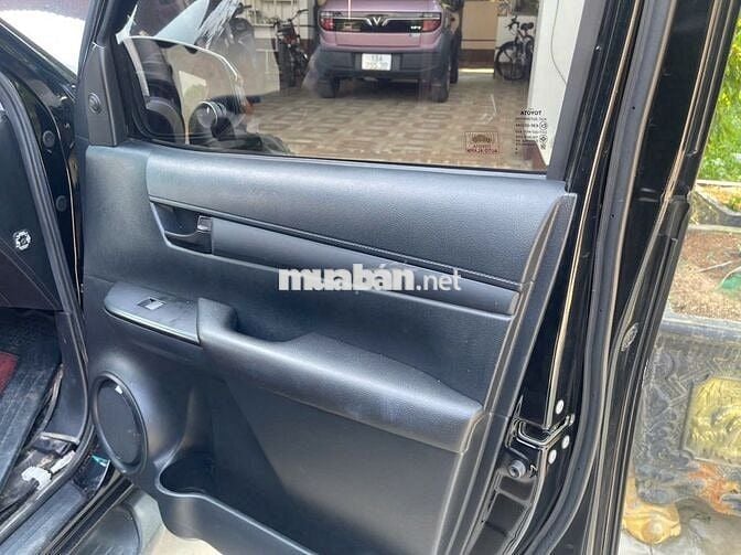 Toyota Hilux 2.4 AT một cầu Sx 2020 Nhập Thái