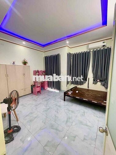 CẦN BÁN GẤP NHÀ 1TRỆT 2LẦU MẶT TIỀN KHU DÂN CƯ
