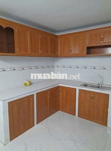 Nhà bán 1 trệt 1 lầu 4x16 m giá 2 ty2 nhà có sân để xe hơi