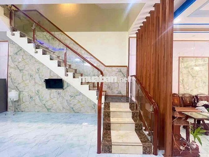 CẦN BÁN GẤP NHÀ 1TRỆT 2LẦU MẶT TIỀN KHU DÂN CƯ