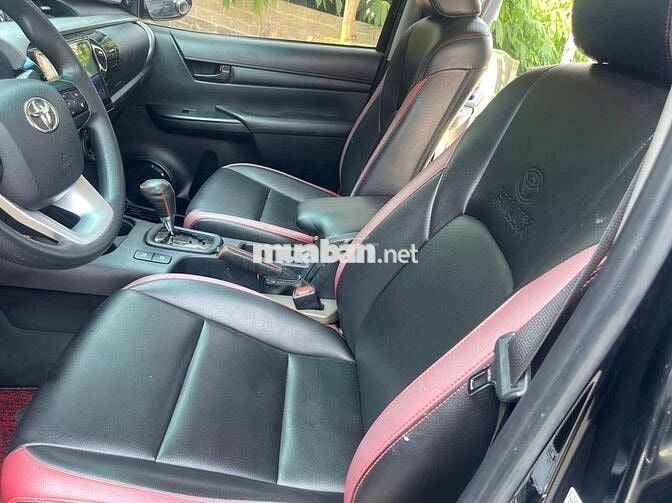 Toyota Hilux 2.4 AT một cầu Sx 2020 Nhập Thái