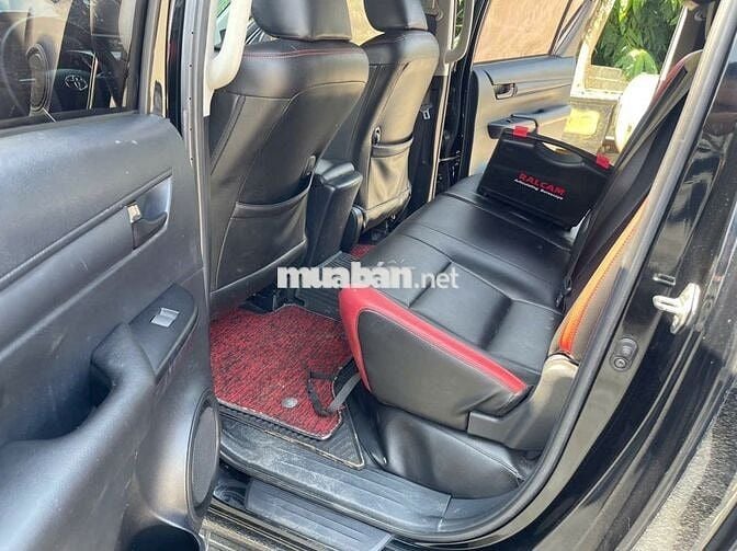 Toyota Hilux 2.4 AT một cầu Sx 2020 Nhập Thái