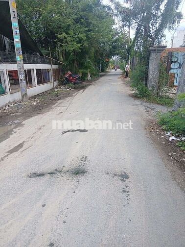 Bán đất mặt tiền.
Ngang 5 dài 23
Cách QL 1A 20m.
Giá 3ty chốt