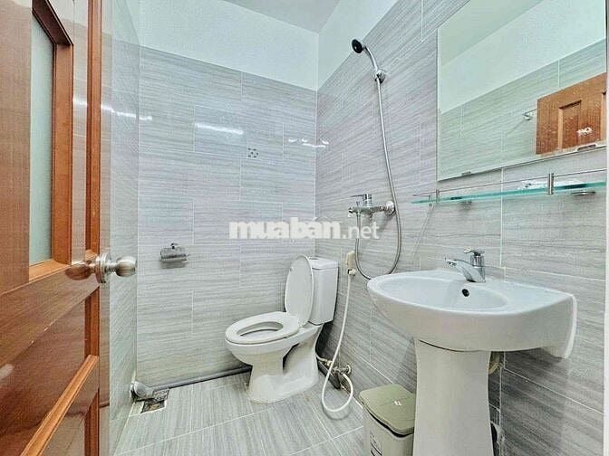 TRỐNG LẠI 2PN BAN CÔNG GIÁ HẠT DẺ NGAY TRUNG TÂM BÌNH THẠNH