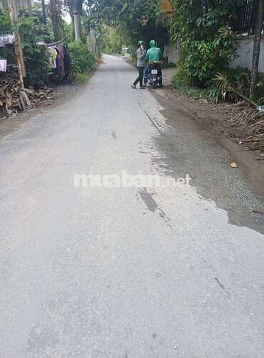 Bán đất mặt tiền.
Ngang 5 dài 23
Cách QL 1A 20m.
Giá 3ty chốt