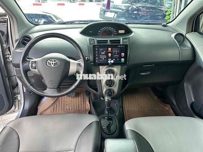 Toyota Yaris 2011 1.3 AT - 100000 km