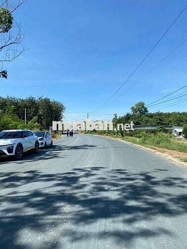 Cần bán lô đất mặt tiền nhựa sẵn...32m .thổ cư có...pháp lý sạch