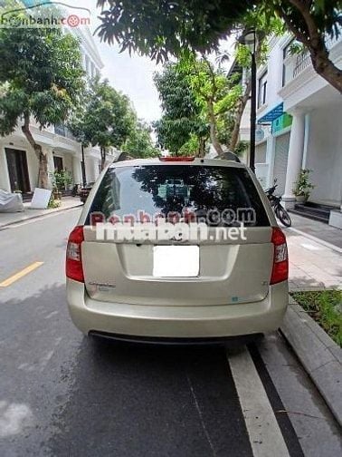 Kia Carens LX 1.6 MT 2010