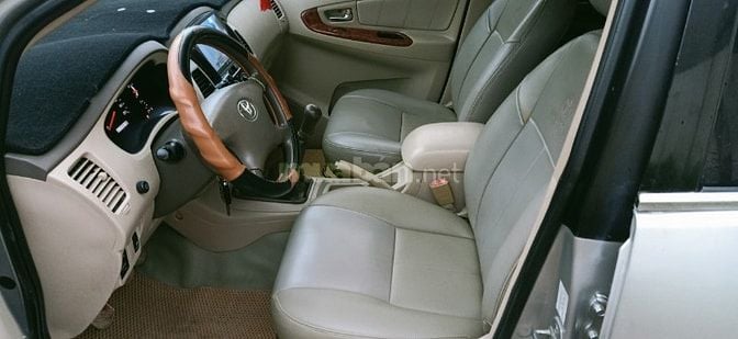 Bán rẻ TOYOTA INNOVA G XỊN 2008 cam kết không KD DV taxi. zin độ full 