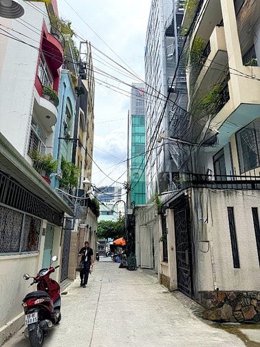 BÁN NHÀ HẺM XE HƠI : 10C NGUYỄN THỊ MINH KHAI - P. ĐA KAO - Q. 1 - HCM