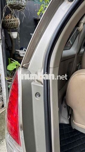 Toyota Innova 2011 V - 180000 km