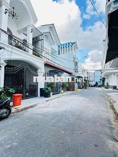 Nhà mới 3pn có nội thất KDC Hồng Phát