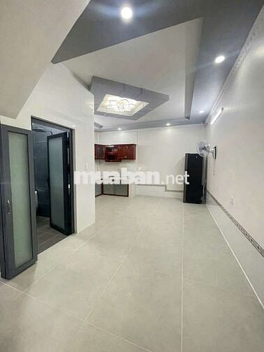 Nhà mới 3pn có nội thất KDC Hồng Phát