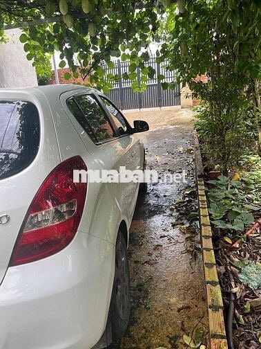 Bán xe Hyundai i20 – màu trắng, đời 2010 🚗
