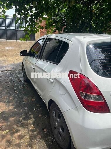 Bán xe Hyundai i20 – màu trắng, đời 2010 🚗
