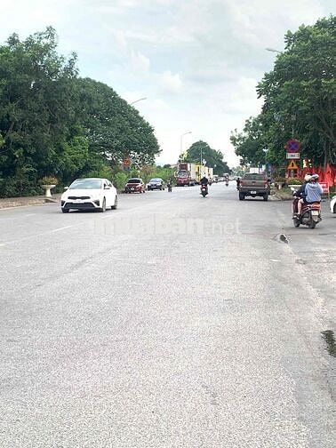 VỊ TRÍ ĐẸP .THÔNG SỐ VÀNG ĐƯỜNG Ô TÔ TRÁNH .GẦN TRƯỜNG HỌC BỆNH VIỆN