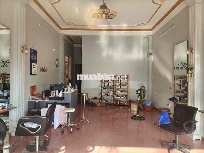 Cho thuê mặt bằng ngay ngã 4 đèn xanh đèn đỏ trung tâm TDM Bình Dương