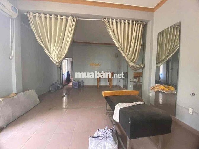 Cho thuê mặt bằng ngay ngã 4 đèn xanh đèn đỏ trung tâm TDM Bình Dương