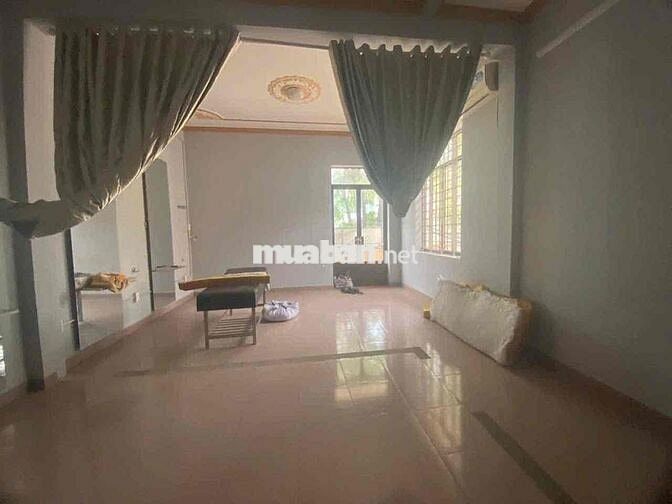 Cho thuê mặt bằng ngay ngã 4 đèn xanh đèn đỏ trung tâm TDM Bình Dương