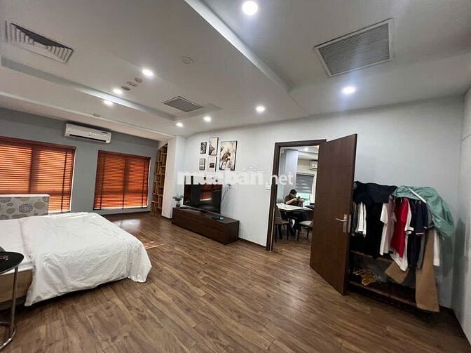 Bán Căn Hộ Tập Thể Tầng 4. Khu Nghĩa Tân. 75m2 Fuil Nội Thất.