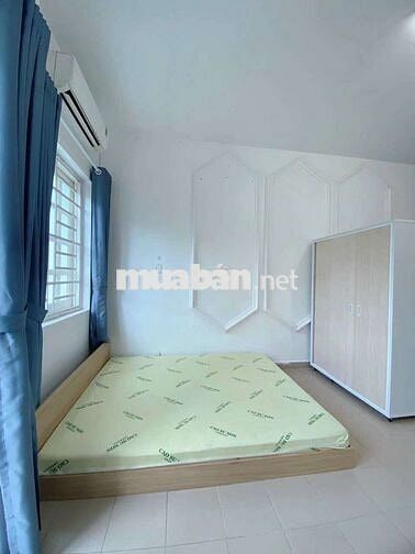 CHO THUÊ PHÒNG BAN CÔNG GẦN HVHK - ETOWN - NHÀ GA T3