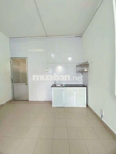 CHO THUÊ PHÒNG BAN CÔNG GẦN HVHK - ETOWN - NHÀ GA T3