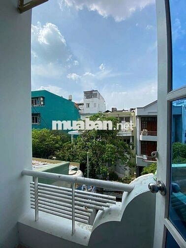 CHO THUÊ PHÒNG BAN CÔNG GẦN HVHK - ETOWN - NHÀ GA T3