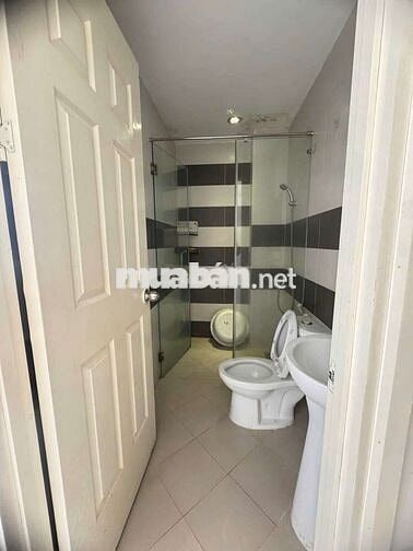 Đầu tháng trống studio full nội thất ban công gần cầu Sắt