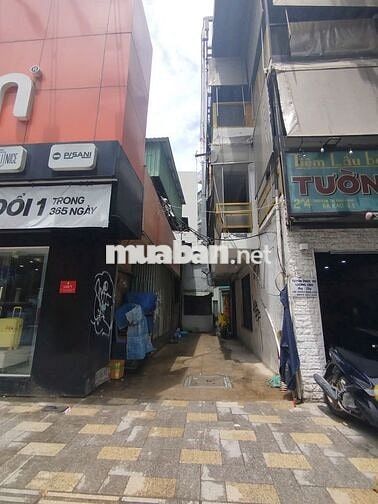 nguyễn thị minh khai , sau căn mặt tiền 11x9.3.trệt ,lầu .giá 28 tỷ