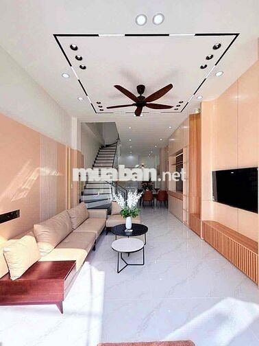 bán nhà 3 tầng 3 mê kiệt ô tô đậu trong sân Trần xuân lê giá rẻ