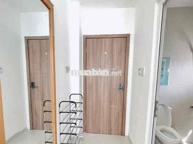 CHÍNH CHỦ CHO THUÊ STUDIO BAN CÔNG LỚN NGAY TRẦN HƯNG ĐẠO- Q1