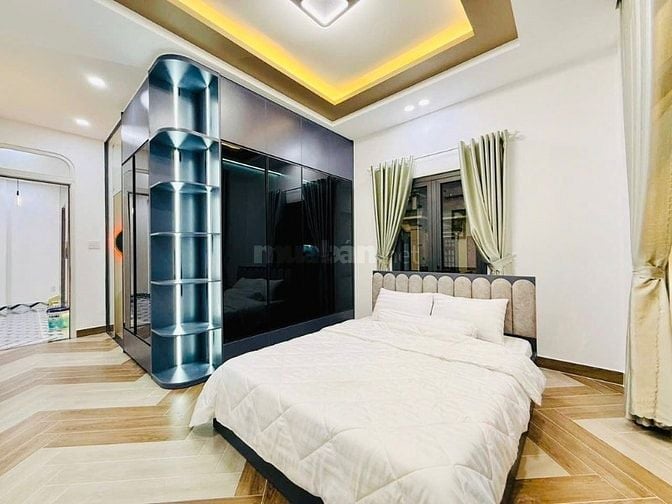 🏡 Bán Biệt Thự Gò Vấp - Siêu VIP - 3 Lầu Thang Máy - Sân Xe Hơi 