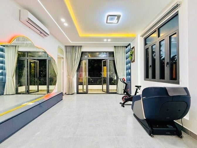 🏡 Bán Biệt Thự Gò Vấp - Siêu VIP - 3 Lầu Thang Máy - Sân Xe Hơi 