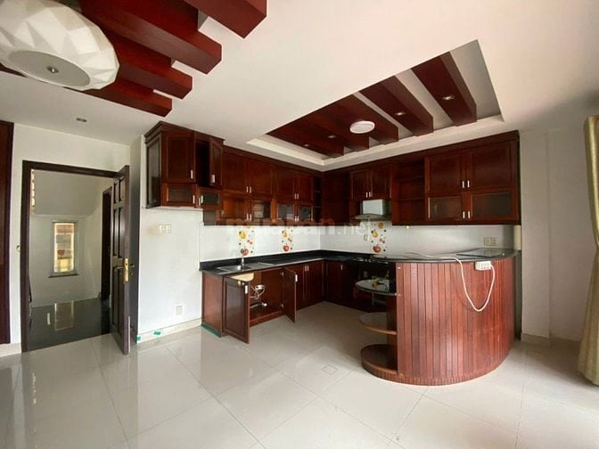Bán gấp nhà phố kinh doanh 111m, trệt, lửng,3 lầu, giá 30tỷ