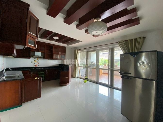 Bán gấp nhà phố kinh doanh 111m, trệt, lửng,3 lầu, giá 30tỷ