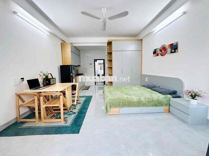 Phòng 40m2, ban công lớn, Phan Xích Long, Phú Nhuận, gần Q1, Q3