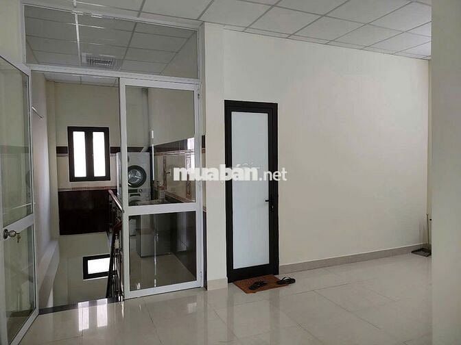 Nhà mặt tiền, 2 tầng, 2 phòng ngủ, Nguyễn Lộ Trạch, Hòa Cường Nam
