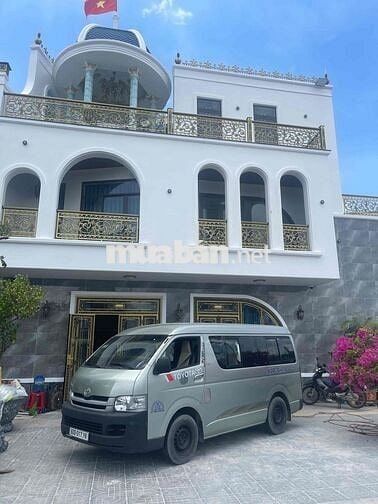 Toyota Hiace 2009 - 200000 km