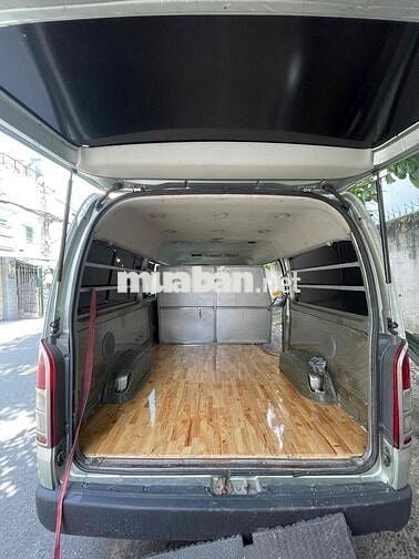 Toyota Hiace 2009 - 200000 km