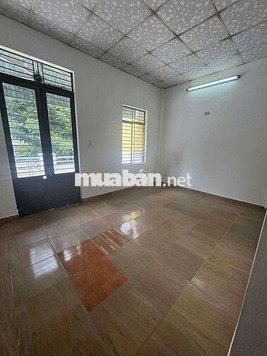 🏩 Cho thuê nhà 2 tầng mt đường Nguyễn Xí, 100m2, 12tr