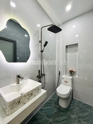 Gia Chủ Cần Tiền Gấp. Bán Nhanh Nhà Q10 dt 60m2 giá 3 tỷ 890. Sổ sẵn