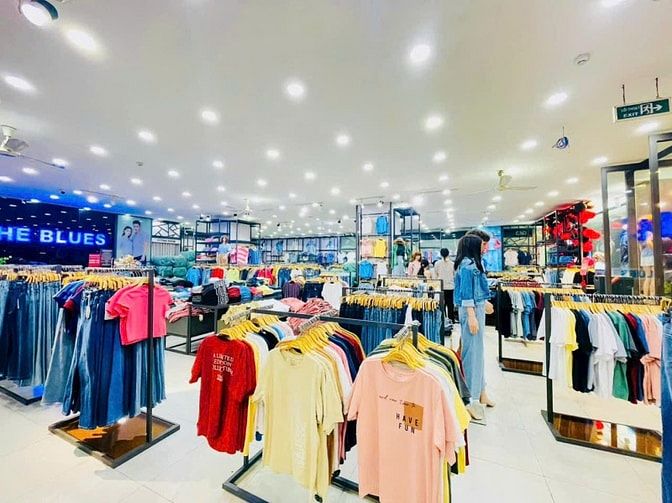 Cho thuê mặt bằng lớn 359 Lê Văn Sỹ, P. 13, Q. 3 1.140m2 đất, 3 tầng +