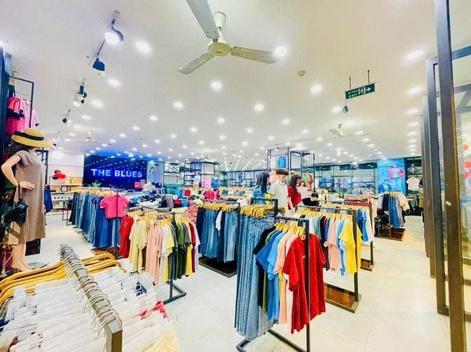 Cho thuê mặt bằng lớn 359 Lê Văn Sỹ, P. 13, Q. 3 1.140m2 đất, 3 tầng +