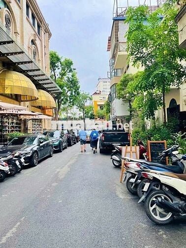 BÁN GẤP  NHÀ MẶT PHỐ THỤY KHUÊ 75M2  CHỈ 14 TỶ  ĐẦU TƯ SINH LỜI CAO!