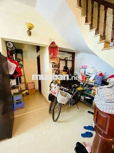 Nhà đẹp 5 tầng ,xây chắc chắn ,dt 93m ,mặt 7m,dài 13,2m ,đường rộng 4m