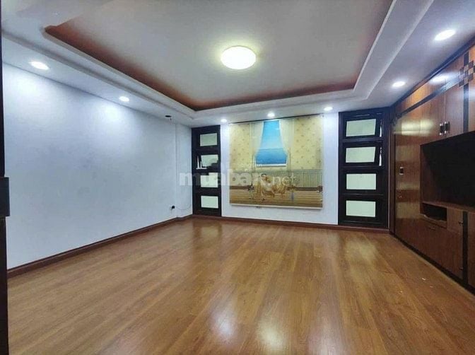 Cho thuê tòa nhà văn phòng 580m2 Ngã Tư Sở Thanh Xuân