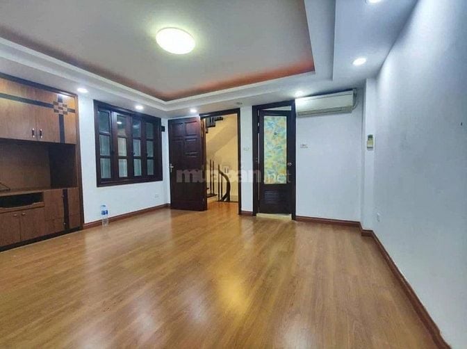 Cho thuê tòa nhà văn phòng 580m2 Ngã Tư Sở Thanh Xuân
