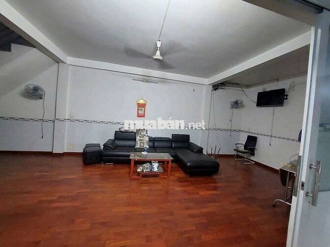 KHO,XƯỞNG CHO THUÊ ĐƯỜNG NGUYỄN VĂN QUÁ DT 700M2 gồm gác giad 60tr