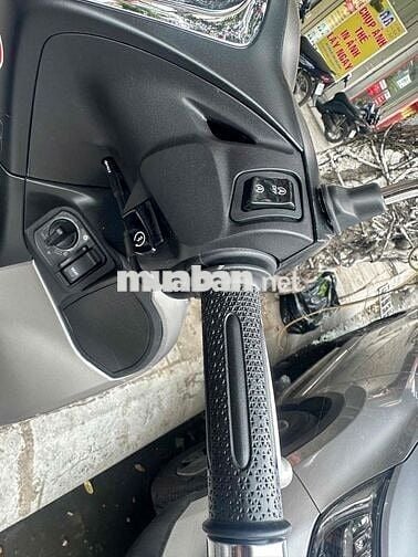 Honda SH Mode mới đăng ký di rất it